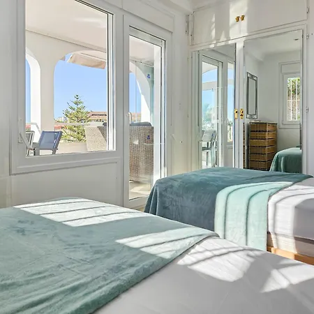 Villa Three Bedroom With Private Pool In Torreblanca Fuengirola