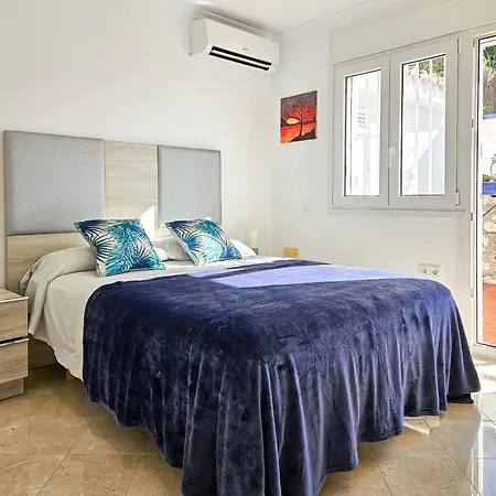 Villa Three Bedroom With Private Pool In Torreblanca *