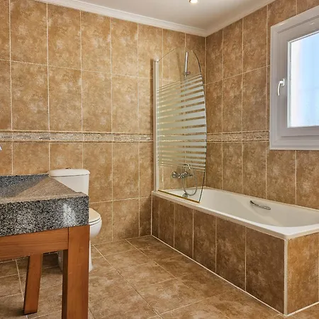 Three Bedroom With Private Pool In Torreblanca Villa *